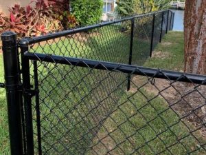 Kenosha Chain Link Fence chain black 300x225